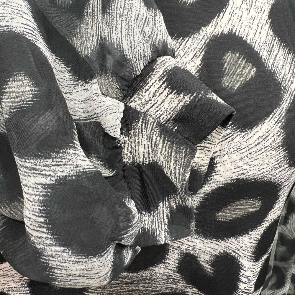 Adele & May‎ Black and Gray Blouse - Picture 3 of 7
